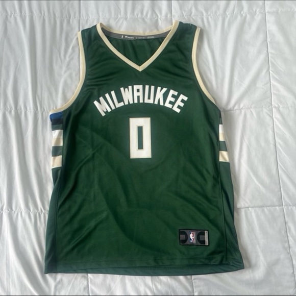 Milwaukee Bucks Damian Lillard Jersey - Picture 3 of 4